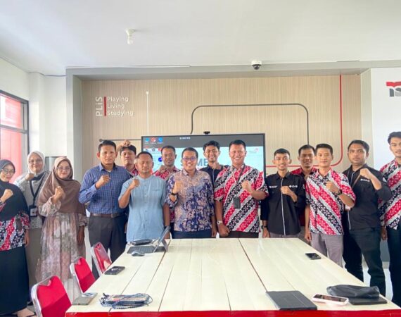 Bangun Generasi Digital Unggul, UAP Sosialisasikan Program Magister Ilmu Komputer di SMK Telkom Lampung